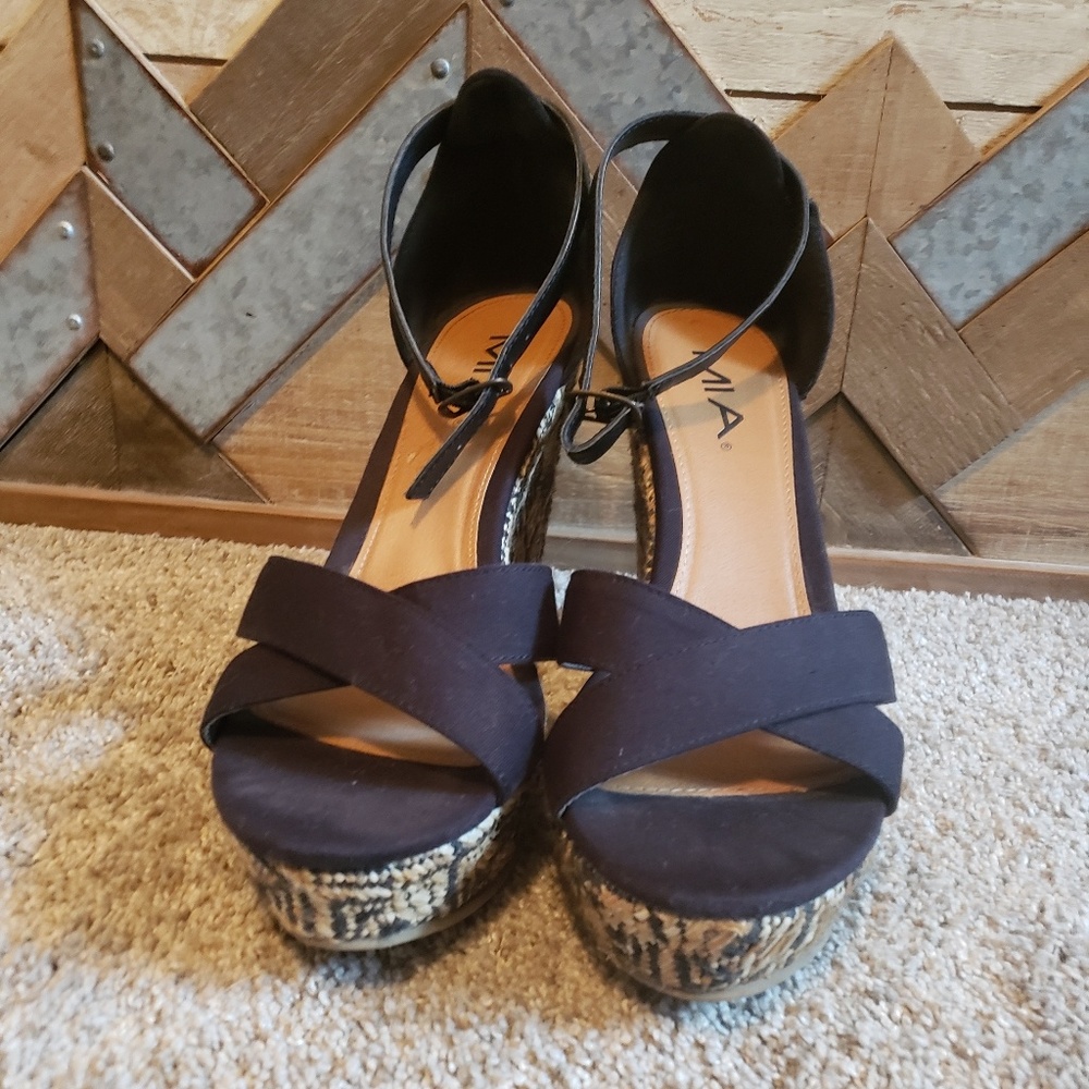 Mia wedges